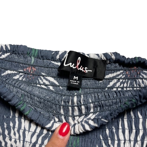 Lulu’s Blue Tropical Print Smocked Crop Top M - Picture 4 of 8